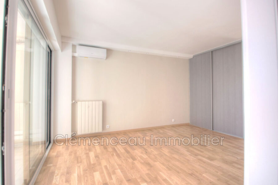 Appartement à vendre à Cagnes-sur-Mer — Vue sur la ville — photo 3