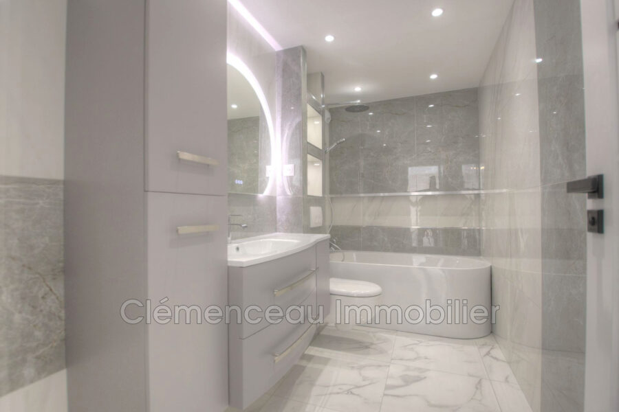 Appartement à vendre à Cagnes-sur-Mer — Vue sur la ville — photo 4