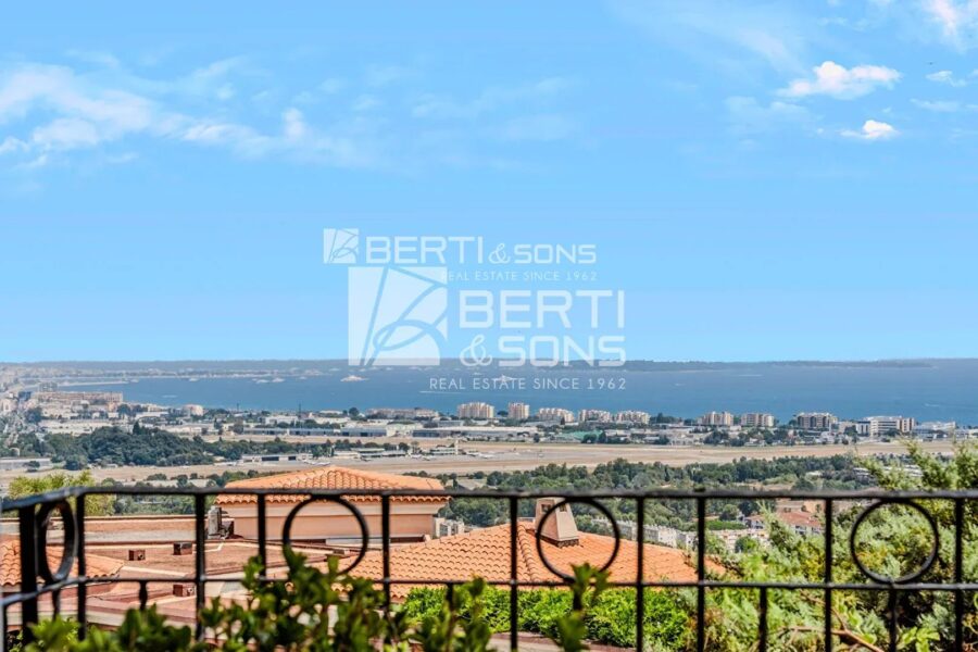 Appartement à vendre à Mandelieu-la-Napoule — Vue mer — photo 1