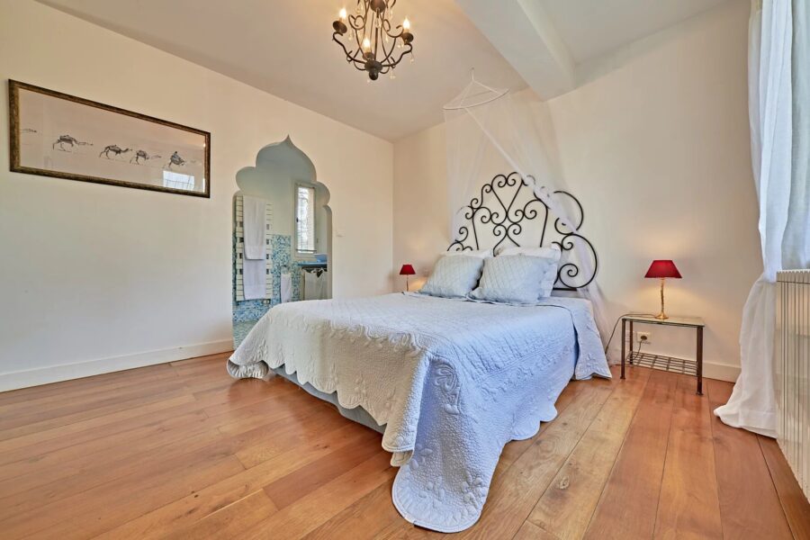 Maison à vendre à La Londe-les-Maures — Vue parc & jardin — photo 5