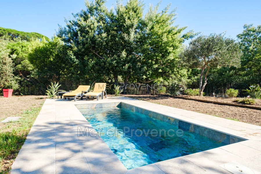 Maison à vendre à Sainte-Maxime — Vue parc & jardin — photo 4