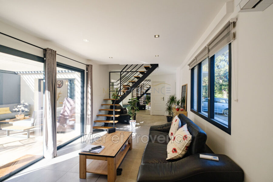 Maison à vendre à Sainte-Maxime — Vue parc & jardin — photo 8