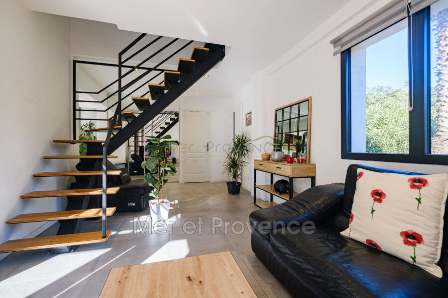 Maison à vendre à Sainte-Maxime — Vue parc & jardin — photo 9