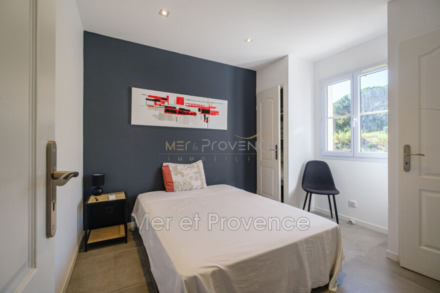 Maison à vendre à Sainte-Maxime — Vue parc & jardin — photo 18