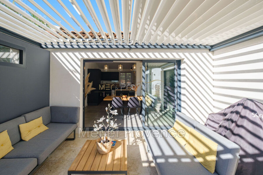 Maison à vendre à Sainte-Maxime — Vue parc & jardin — photo 5