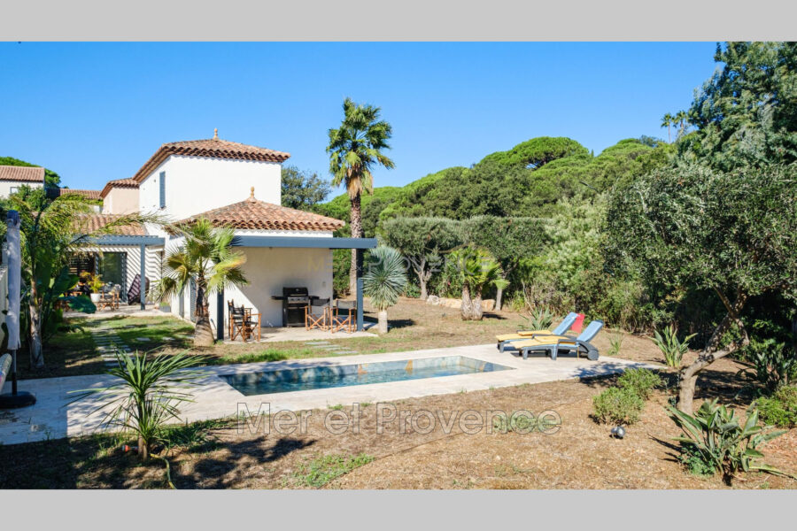 Maison à vendre à Sainte-Maxime — Vue parc & jardin — photo 3