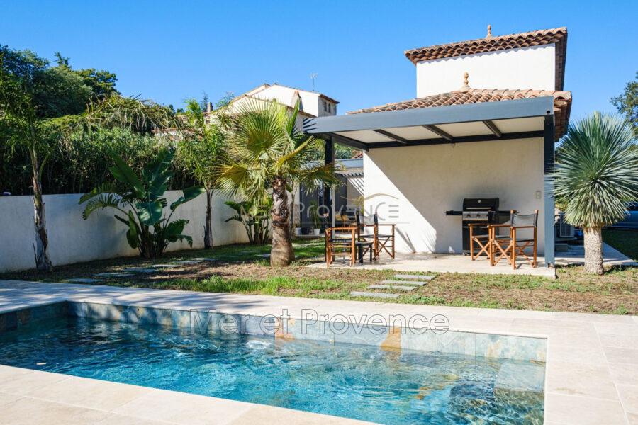 Maison à vendre à Sainte-Maxime — Vue parc & jardin — photo 7
