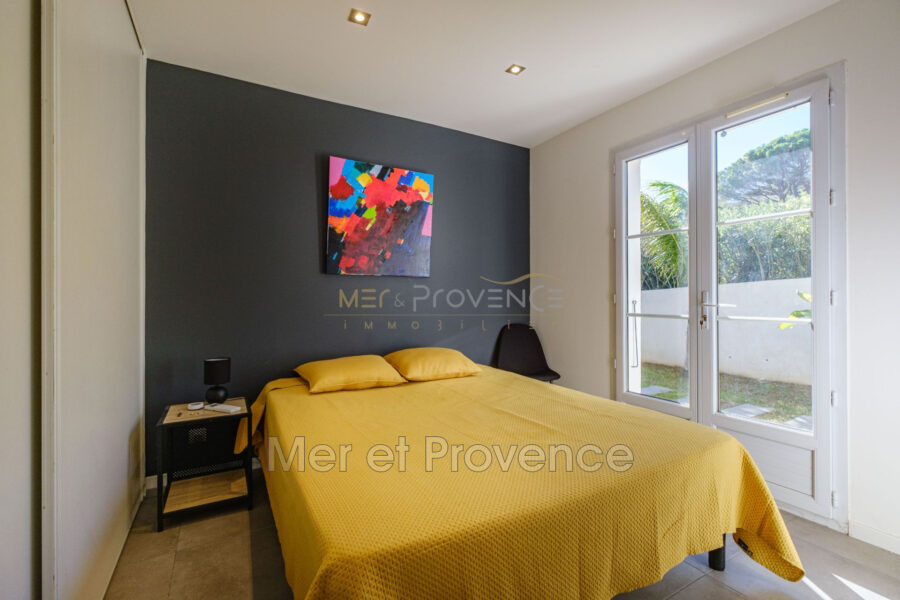 Maison à vendre à Sainte-Maxime — Vue parc & jardin — photo 14