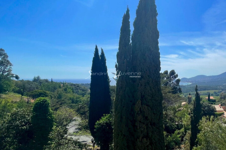 Maison à vendre à La Croix-Valmer — Vue mer — photo 1