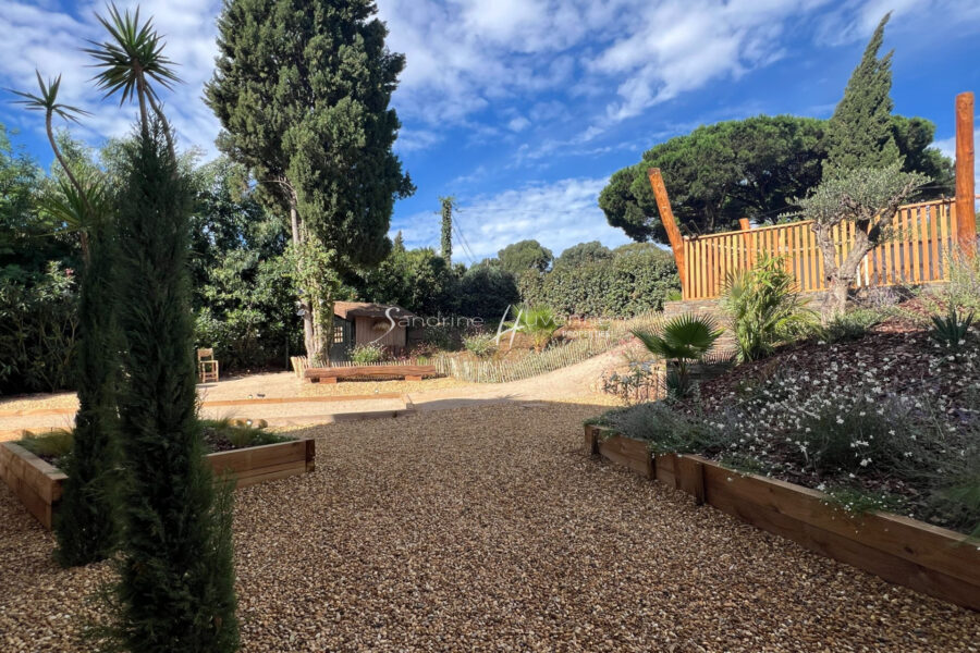 Maison à vendre à La Croix-Valmer — Vue parc & jardin — photo 10