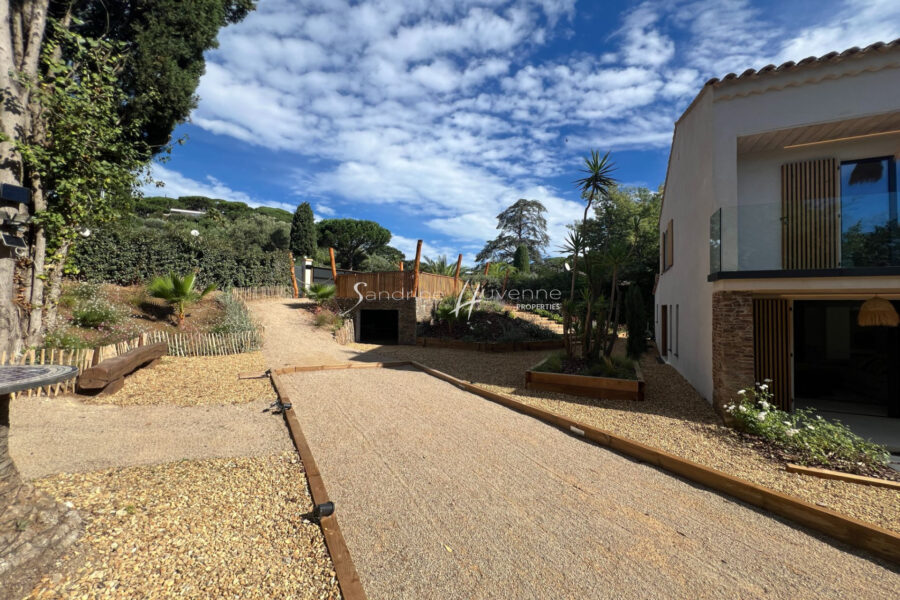 Maison à vendre à La Croix-Valmer — Vue parc & jardin — photo 18