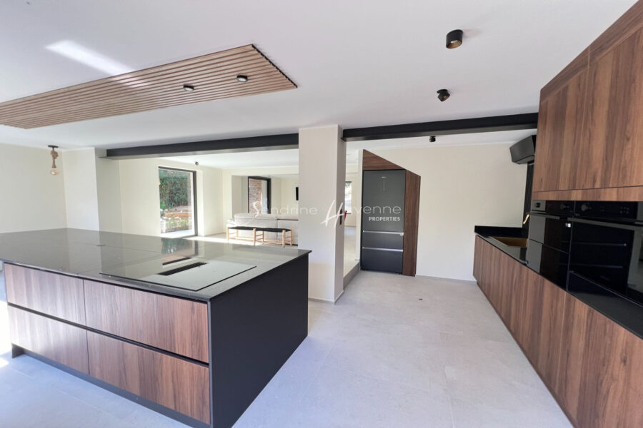 Maison à vendre à La Croix-Valmer — Vue parc & jardin — photo 7