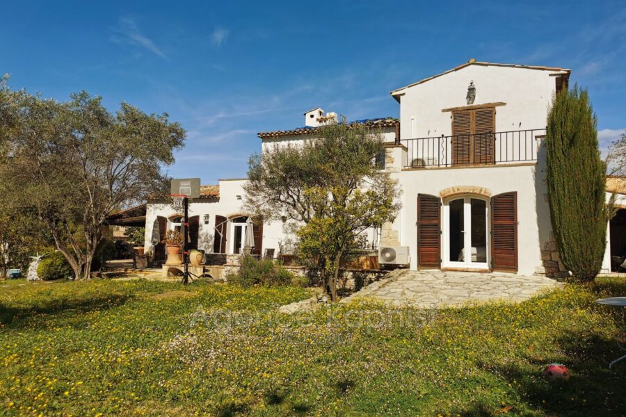Maison à louer à Juan-les-Pins — Vue mer — photo 3