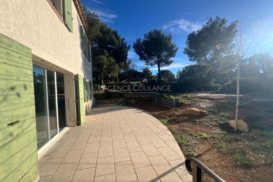 Maison à louer à Saint-Cyr-sur-Mer — Vue nature — photo 15