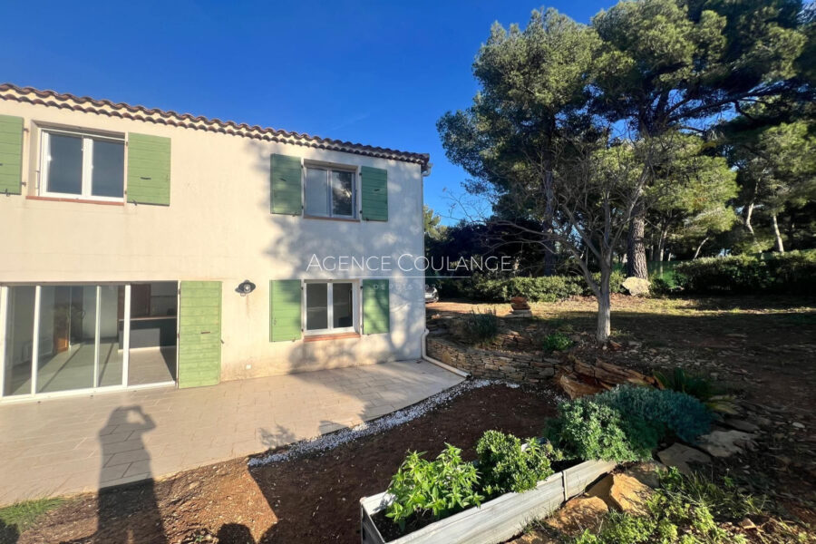 Maison à louer à Saint-Cyr-sur-Mer — Vue nature — photo 16
