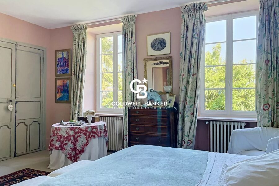 Maison à vendre à Saint-Jean-d&rsquo;Angély — Vue parc & jardin — photo 5