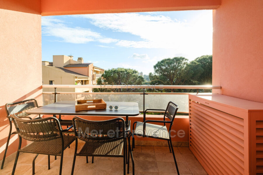 Appartement à vendre à Sainte-Maxime — Vue mer — photo 3