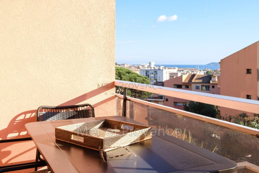 Appartement à vendre à Sainte-Maxime — Vue mer — photo 1