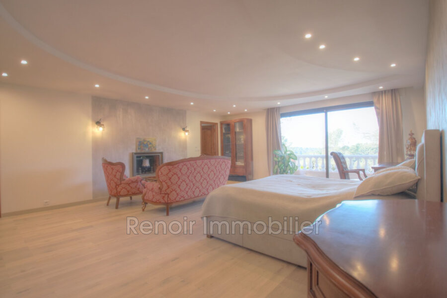 Maison à vendre à La Colle-sur-Loup — Vue parc & jardin — photo 8