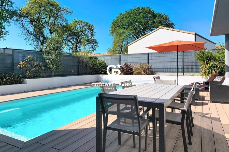 Maison à vendre à Talmont-Saint-Hilaire — Vue parc & jardin — photo 1