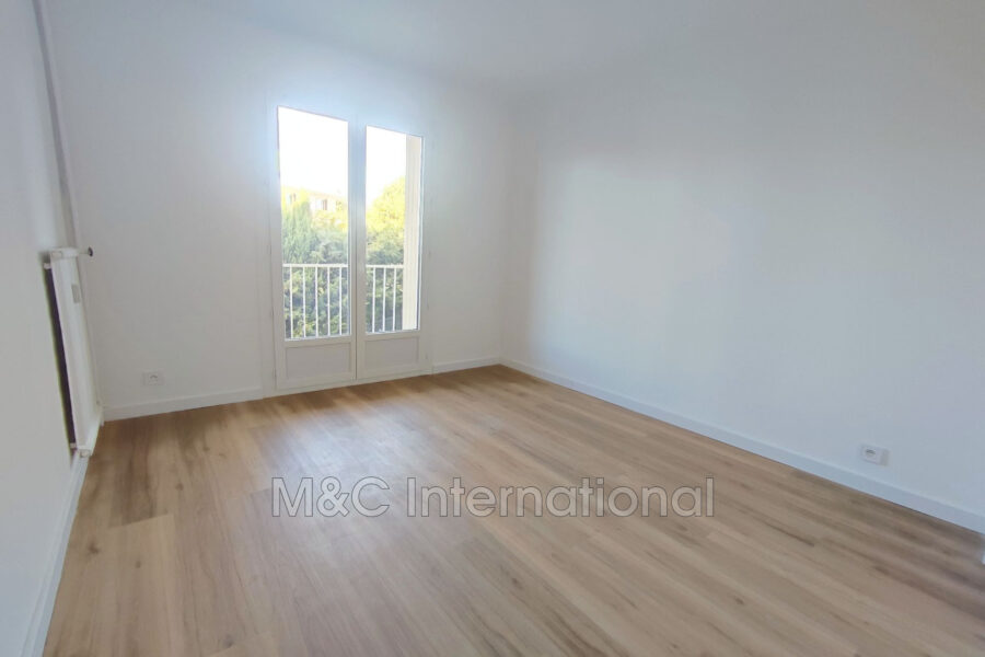 Appartement à louer à Antibes — Vue sur la ville — photo 8
