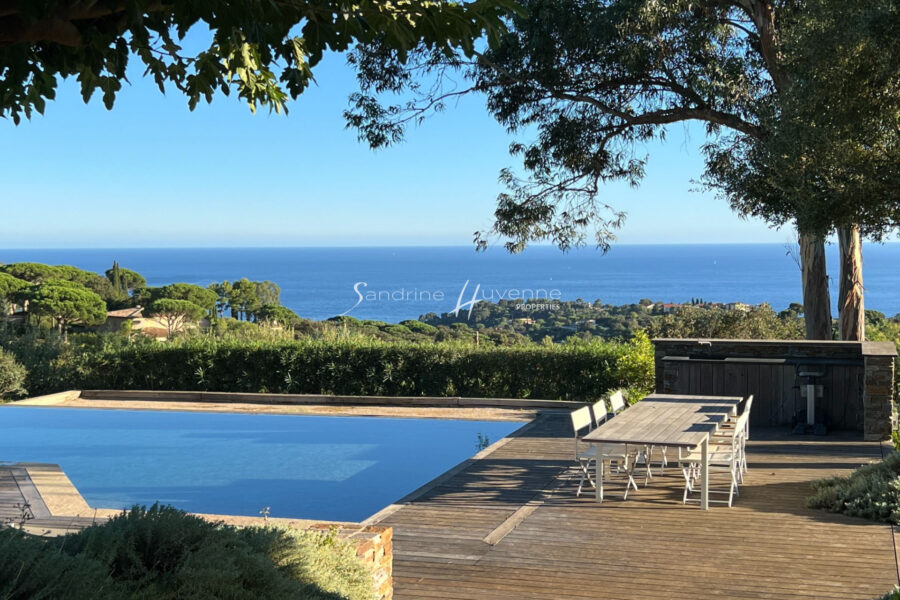 Maison à vendre à La Croix-Valmer — Vue mer — photo 2