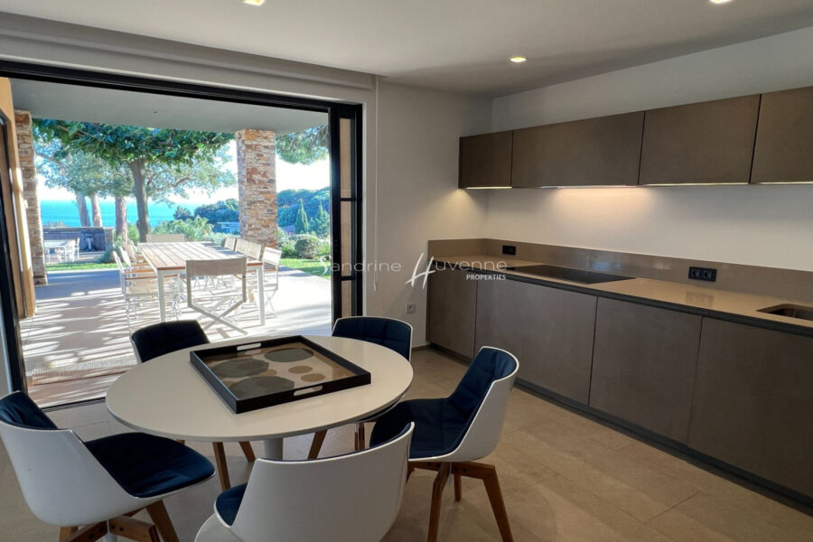 Maison à vendre à La Croix-Valmer — Vue mer — photo 11