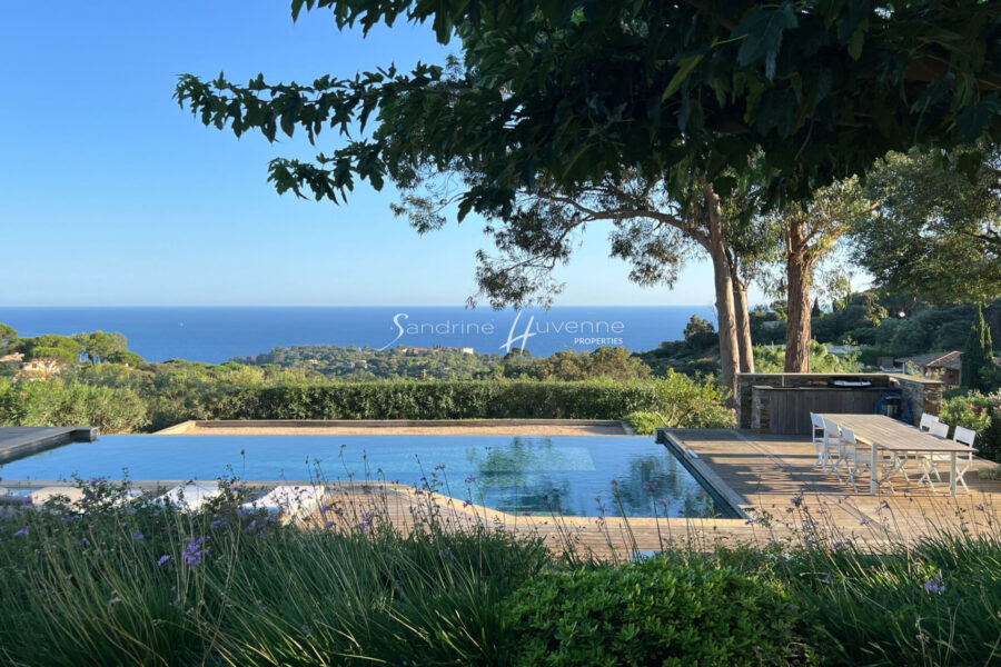 Maison à vendre à La Croix-Valmer — Vue mer — photo 3