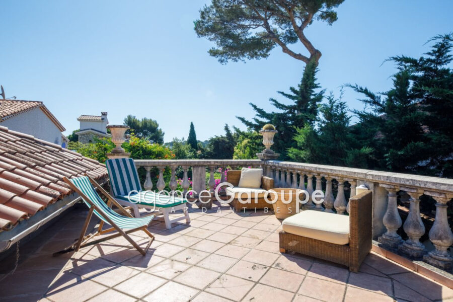 Maison à vendre à Cap-d&rsquo;Antibes — Vue parc & jardin — photo 9