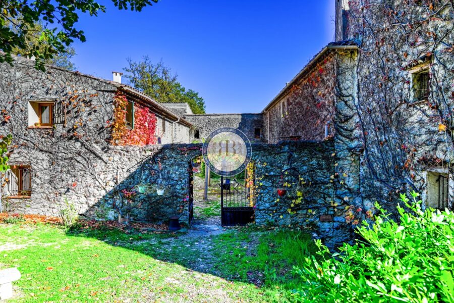 Maison à vendre à Le Broc — Vue montagne — photo 9