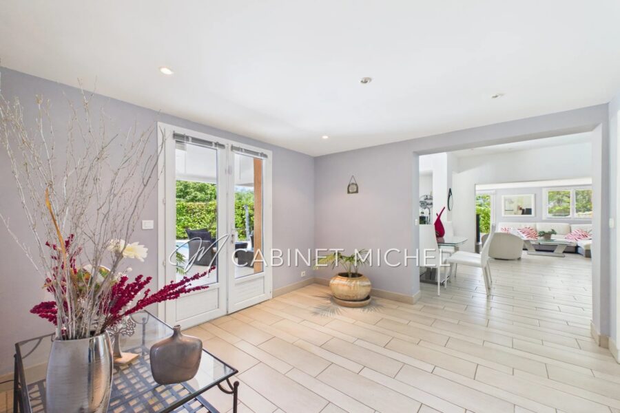 Maison à vendre à Roquefort-les-Pins — Vue dégagée — photo 5