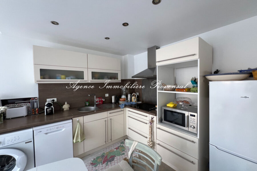 Appartement à louer à Sainte-Maxime — Vue sur la ville — photo 6