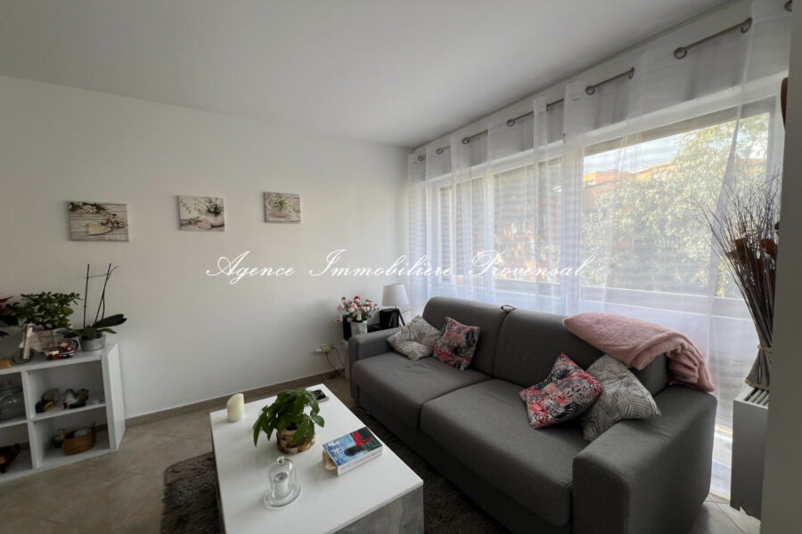 Appartement à louer à Sainte-Maxime — Vue sur la ville — photo 5