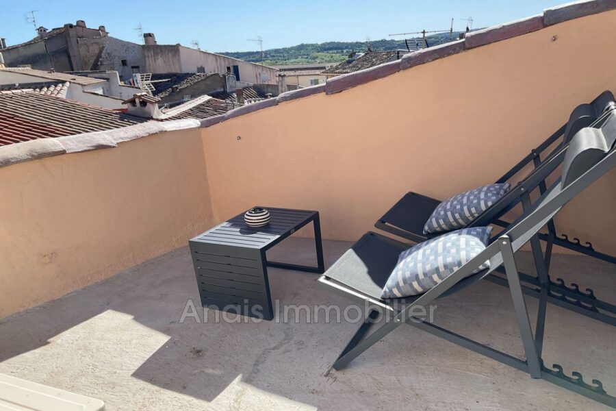 Maison à vendre à Cogolin — Vue sur la ville — photo 1