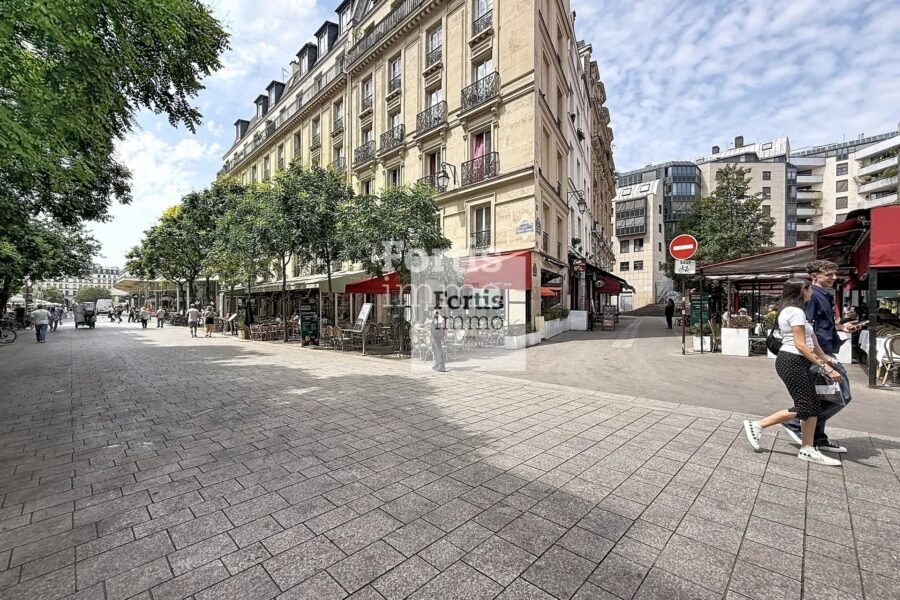 Appartement à vendre à Paris 1er arrondissement — Vue parc & jardin — photo 2