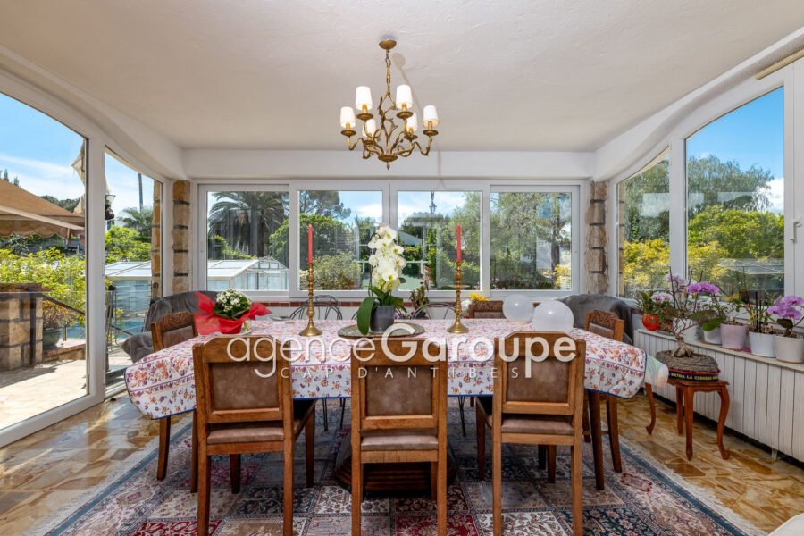 Maison à vendre à Cap-d&rsquo;Antibes — Vue parc & jardin — photo 7