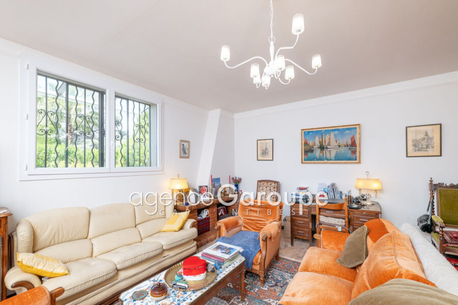 Maison à vendre à Cap-d&rsquo;Antibes — Vue parc & jardin — photo 10