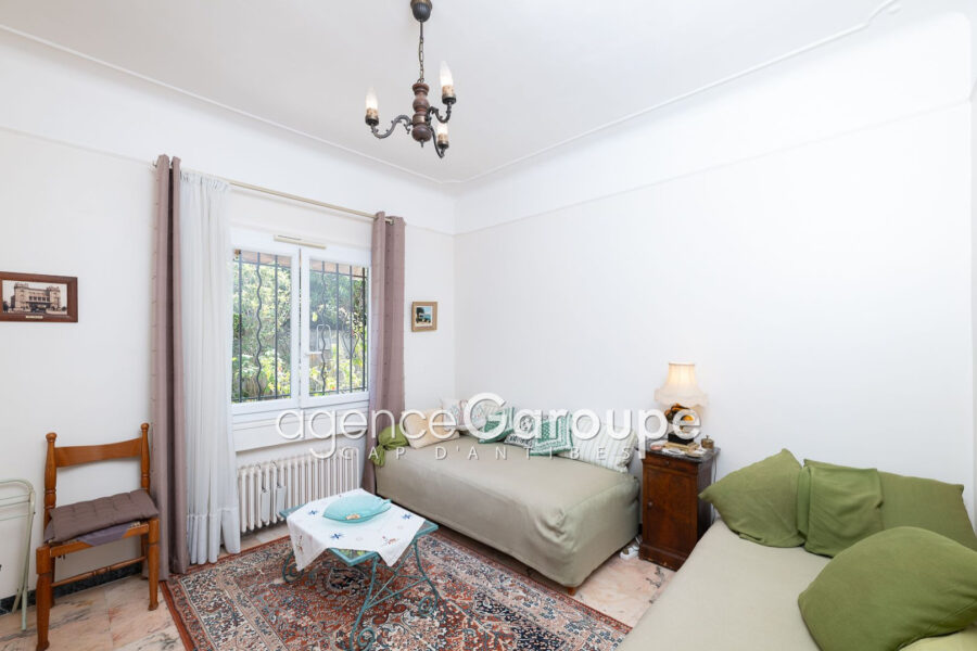 Maison à vendre à Cap-d&rsquo;Antibes — Vue parc & jardin — photo 8