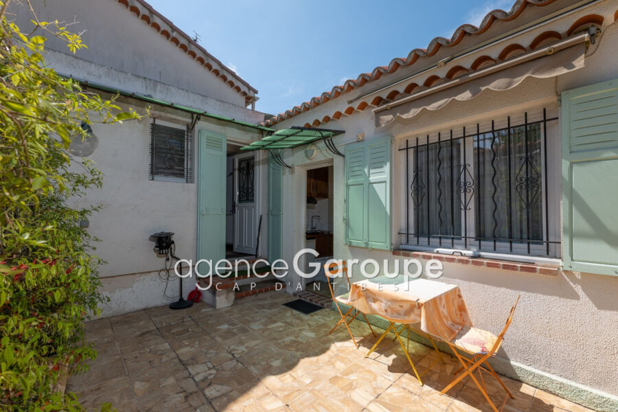 Maison à vendre à Cap-d&rsquo;Antibes — Vue parc & jardin — photo 11