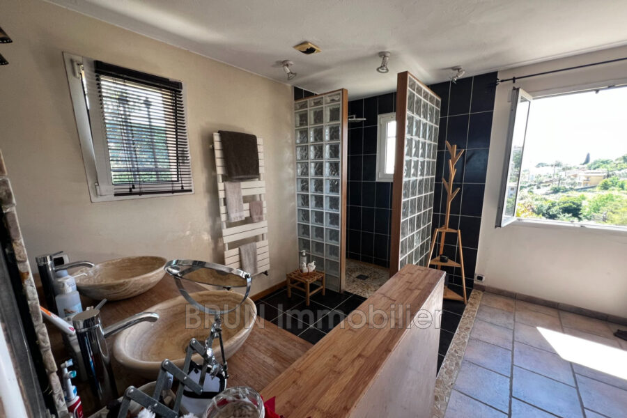 Maison à vendre à Antibes — Vue mer — photo 18