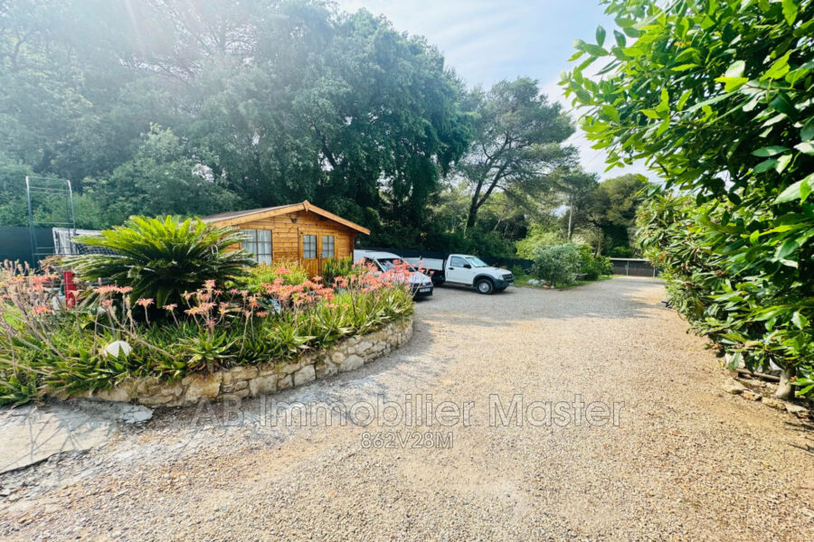 Maison à vendre à Antibes — Vue parc & jardin — photo 14