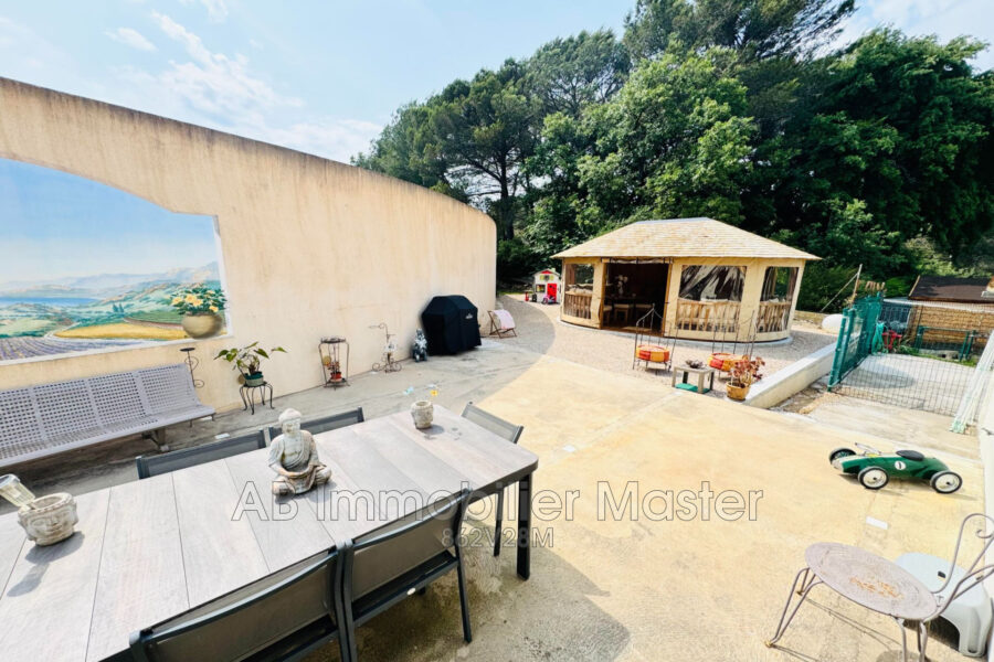 Maison à vendre à Antibes — Vue parc & jardin — photo 10