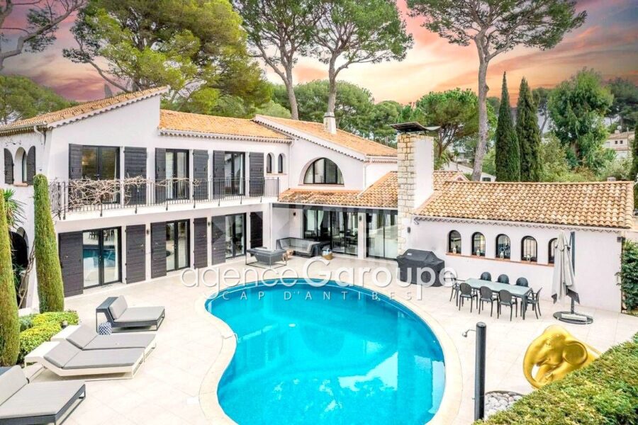 Maison à vendre à Cap-d&rsquo;Antibes — Vue parc & jardin — photo 2