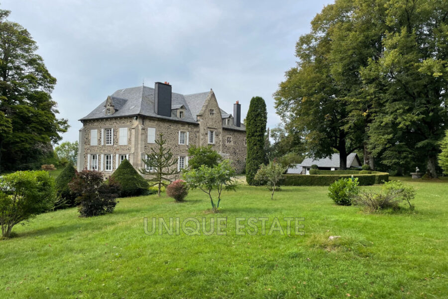 Maison à vendre à Marcenat — Vue parc & jardin — photo 3
