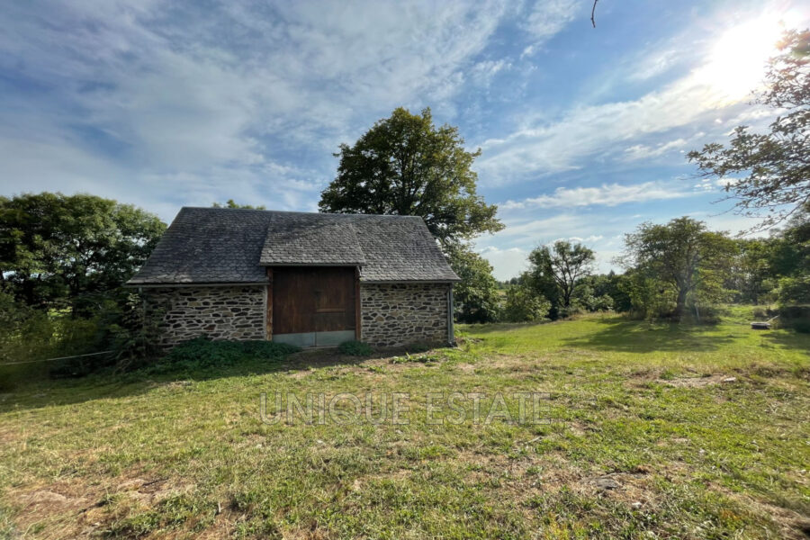 Maison à vendre à Marcenat — Vue parc & jardin — photo 12