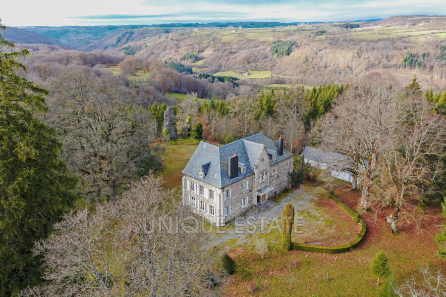 Maison à vendre à Marcenat — Vue parc & jardin — photo 14
