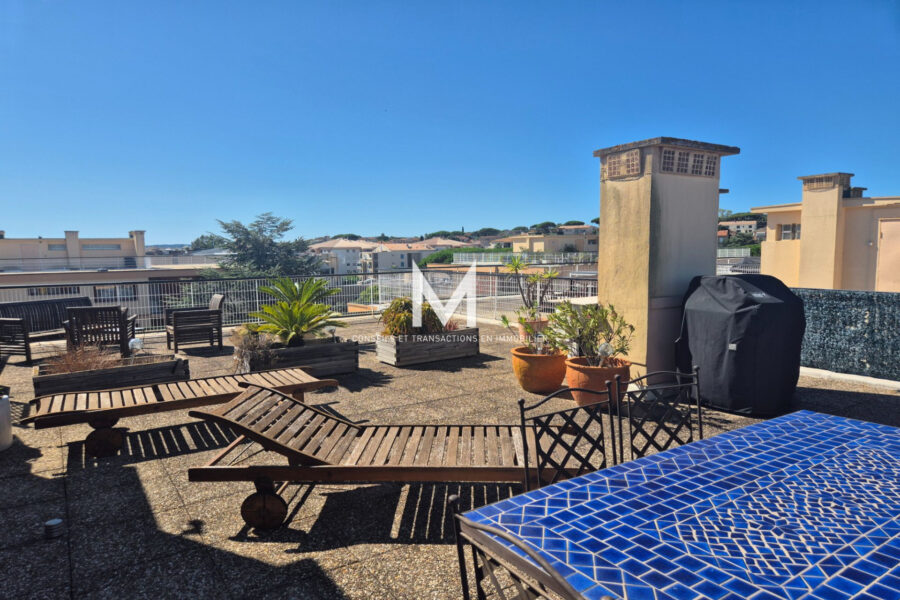 Appartement à vendre à Sainte-Maxime — Vue sur la ville — photo 2