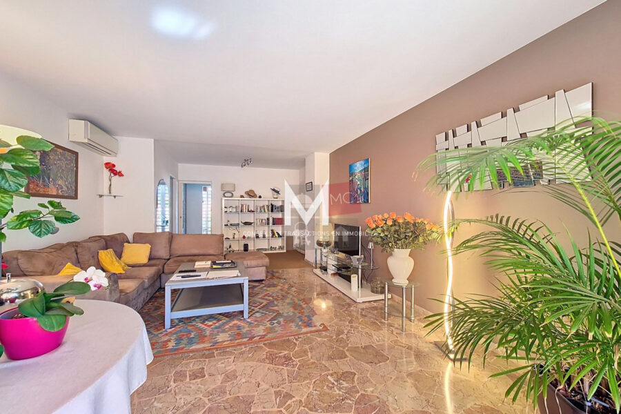 Appartement à vendre à Sainte-Maxime — Vue sur la ville — photo 5