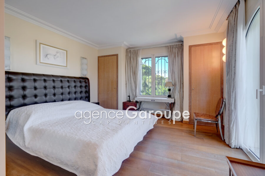 Maison à vendre à Cap-d&rsquo;Antibes — Vue parc & jardin — photo 9