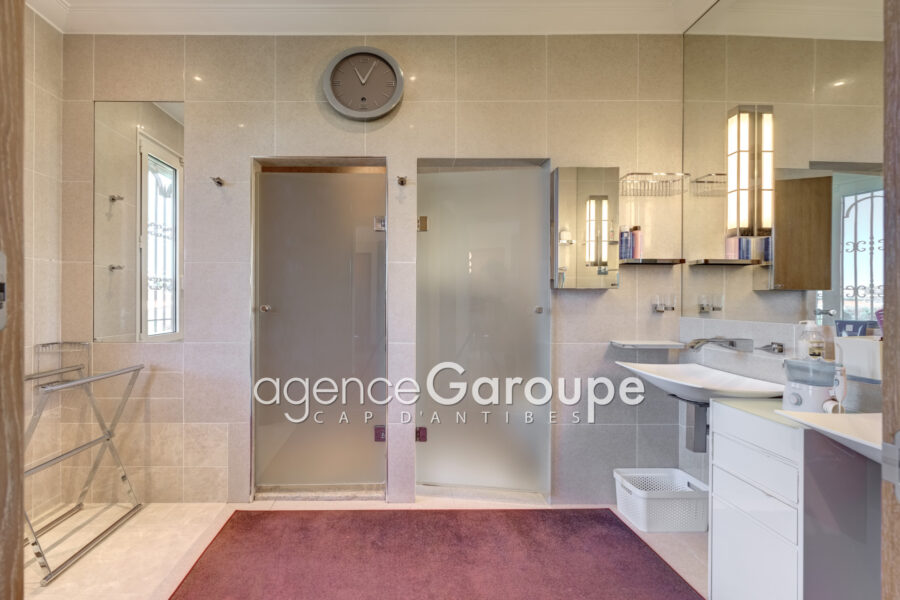 Maison à vendre à Cap-d&rsquo;Antibes — Vue parc & jardin — photo 10